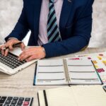 Infographic on starting a business in India, highlighting key steps and the role of a bookkeeper in the process.